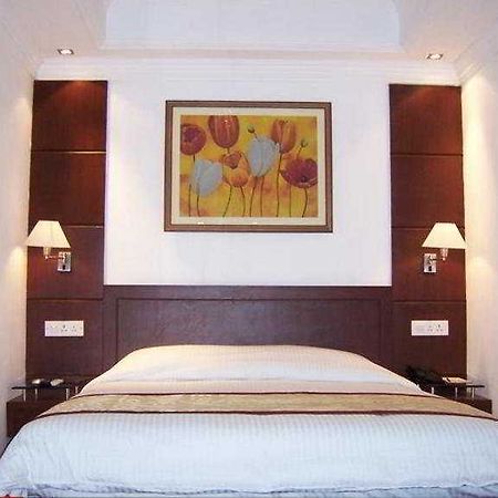 Hotel Sara Residency Nové Dillí Exteriér fotografie